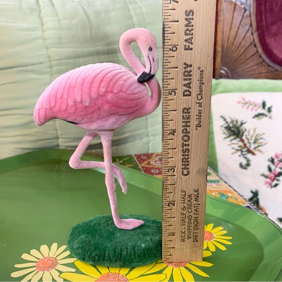 Flocked Flamingo Bobble Head - Picture 2 of 7
